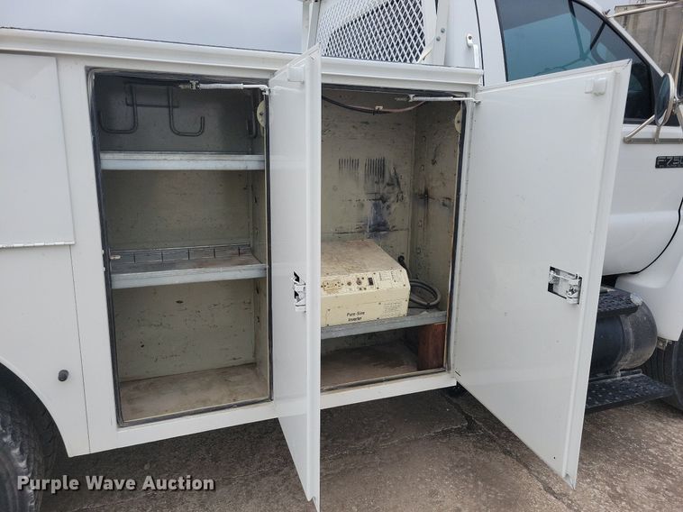 image for item KA9894 2006 Ford F750 Super Duty XL utility / service truck