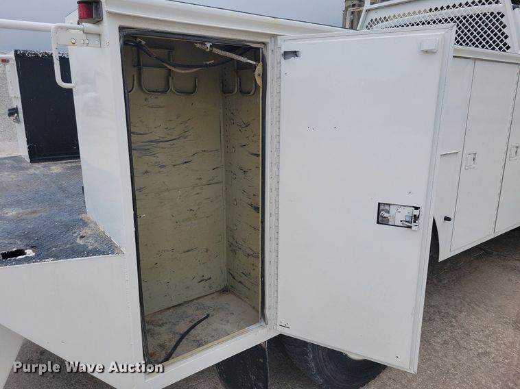 image for item KA9894 2006 Ford F750 Super Duty XL utility / service truck