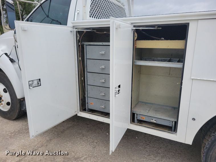 image for item KA9894 2006 Ford F750 Super Duty XL utility / service truck