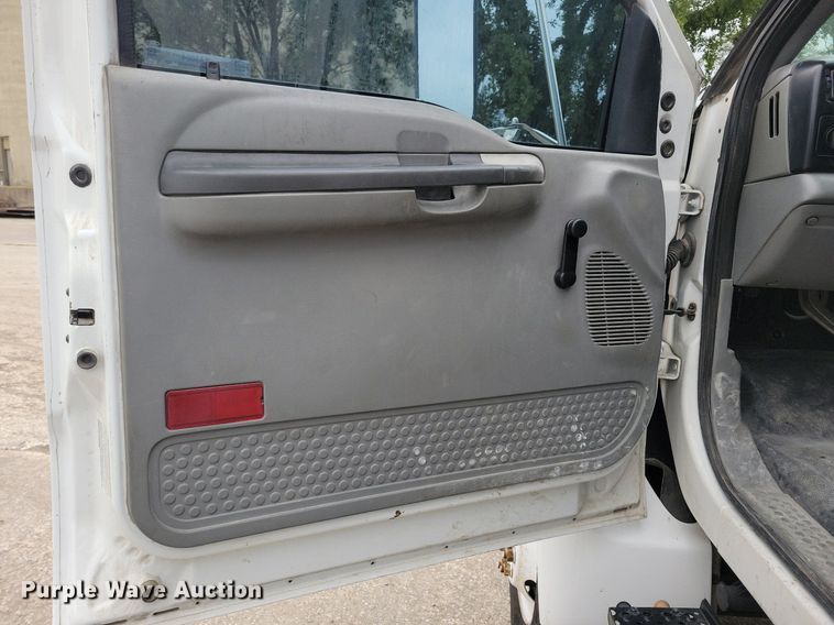 image for item KA9894 2006 Ford F750 Super Duty XL utility / service truck