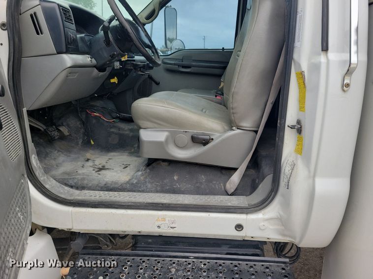 image for item KA9894 2006 Ford F750 Super Duty XL utility / service truck