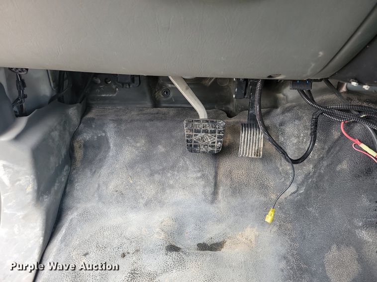 image for item KA9894 2006 Ford F750 Super Duty XL utility / service truck