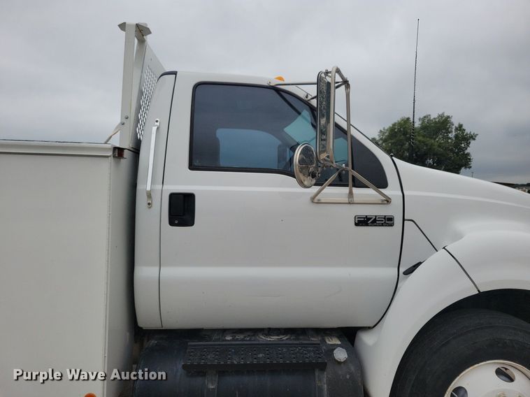 image for item KA9894 2006 Ford F750 Super Duty XL utility / service truck