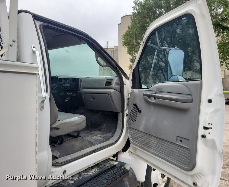image for item KA9894 2006 Ford F750 Super Duty XL utility / service truck