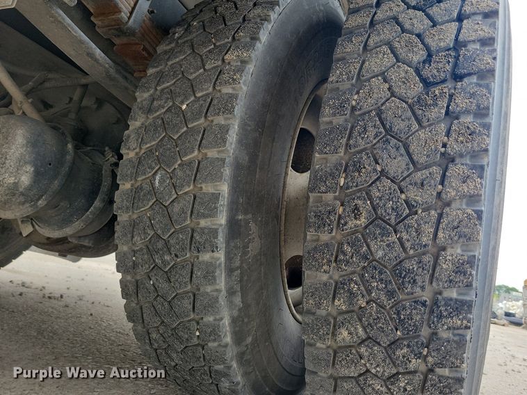 image for item KA9894 2006 Ford F750 Super Duty XL utility / service truck