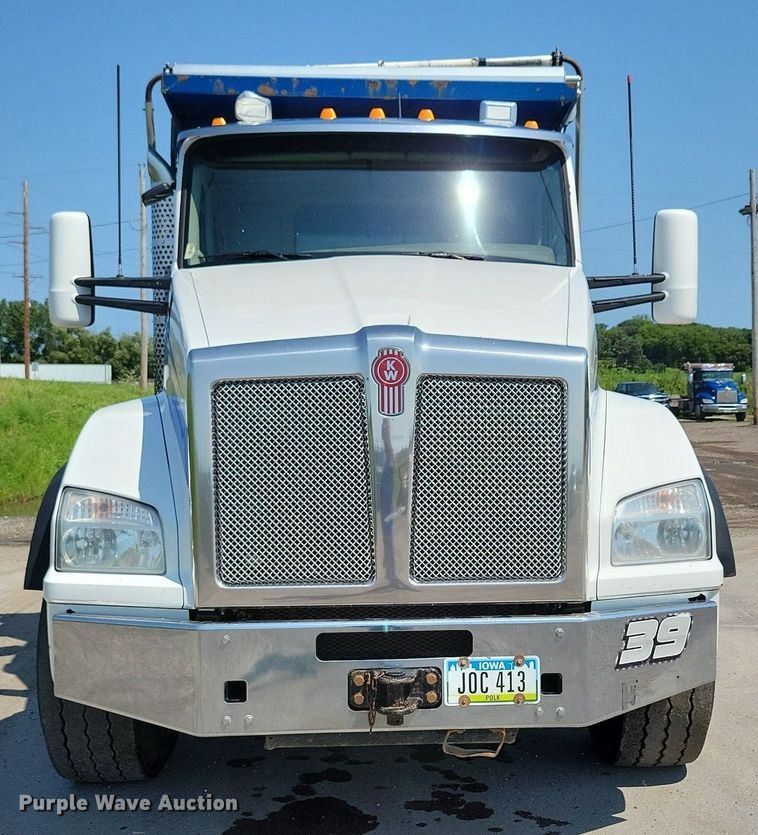 image for item KA9895 2016 Kenworth T880 dump truck