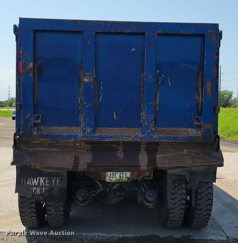 image for item KA9895 2016 Kenworth T880 dump truck