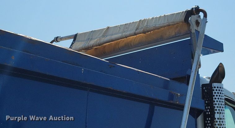 image for item KA9895 2016 Kenworth T880 dump truck