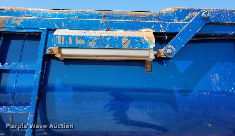 image for item KA9895 2016 Kenworth T880 dump truck