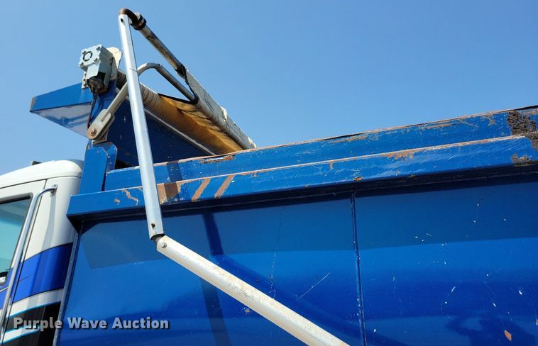 image for item KA9895 2016 Kenworth T880 dump truck