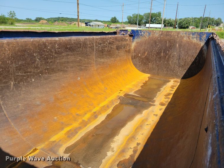 image for item KA9895 2016 Kenworth T880 dump truck