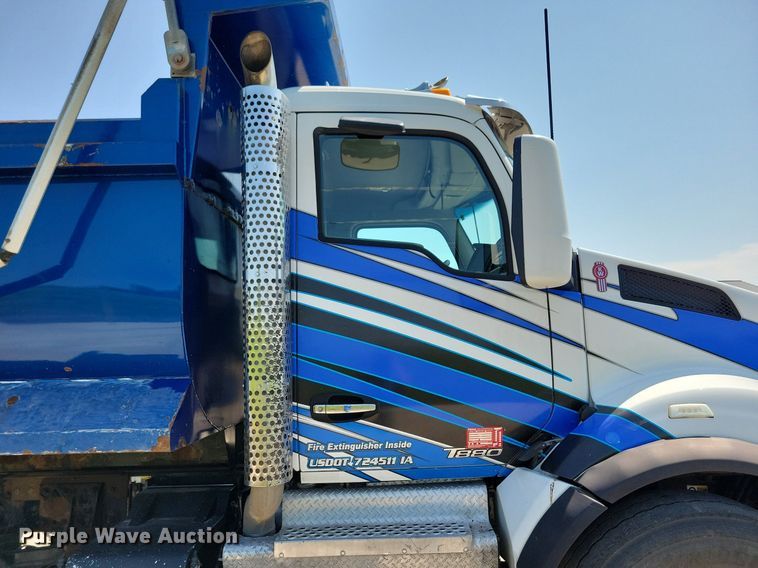 image for item KA9895 2016 Kenworth T880 dump truck