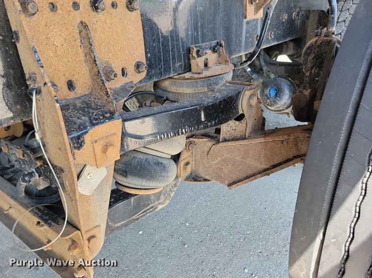 image for item KA9895 2016 Kenworth T880 dump truck