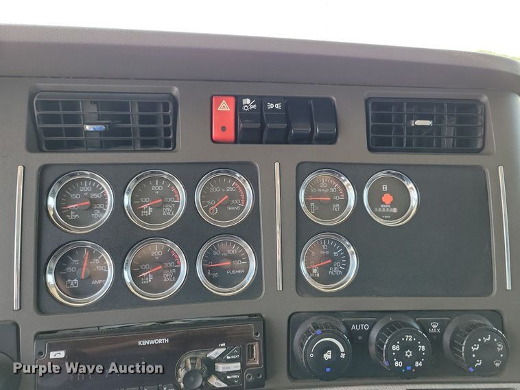 image for item KA9895 2016 Kenworth T880 dump truck