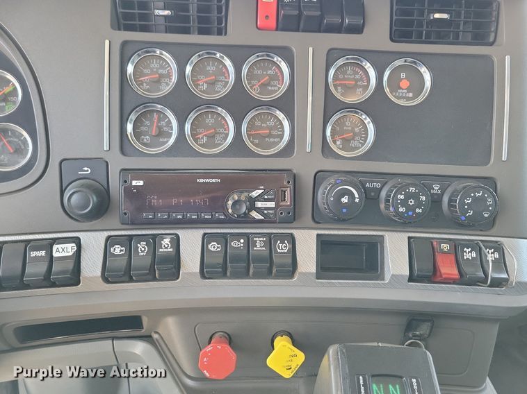 image for item KA9895 2016 Kenworth T880 dump truck