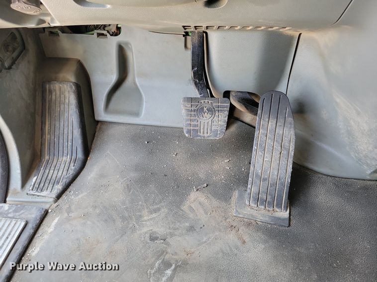 image for item KA9895 2016 Kenworth T880 dump truck