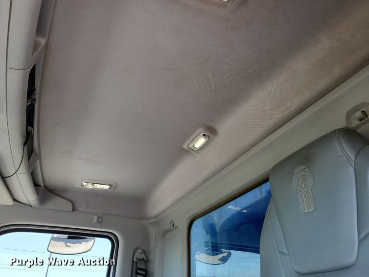 image for item KA9895 2016 Kenworth T880 dump truck