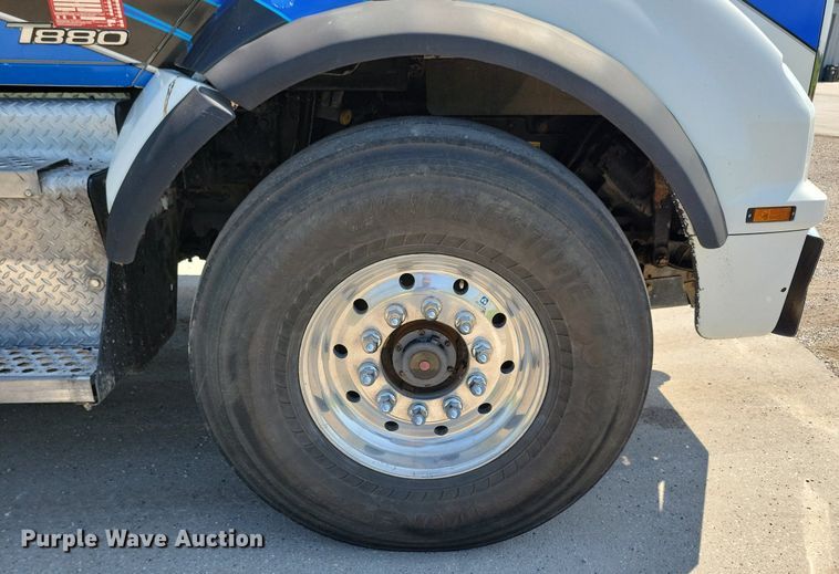 image for item KA9895 2016 Kenworth T880 dump truck
