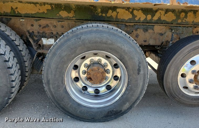 image for item KA9895 2016 Kenworth T880 dump truck