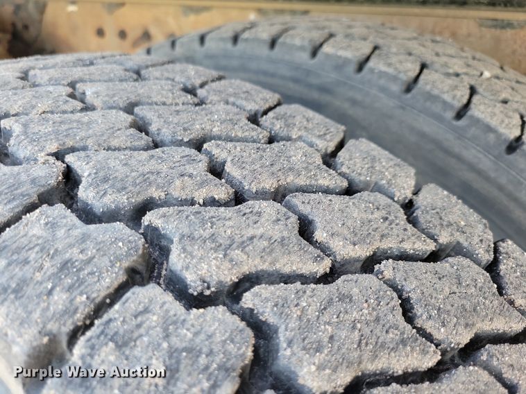 image for item KA9895 2016 Kenworth T880 dump truck