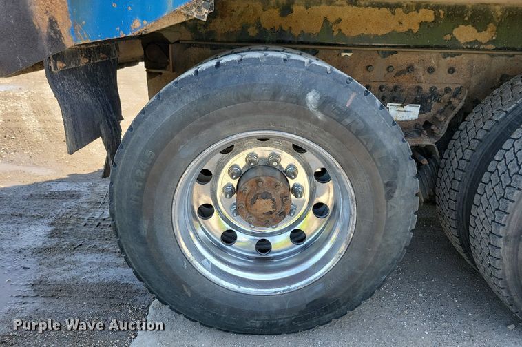 image for item KA9895 2016 Kenworth T880 dump truck