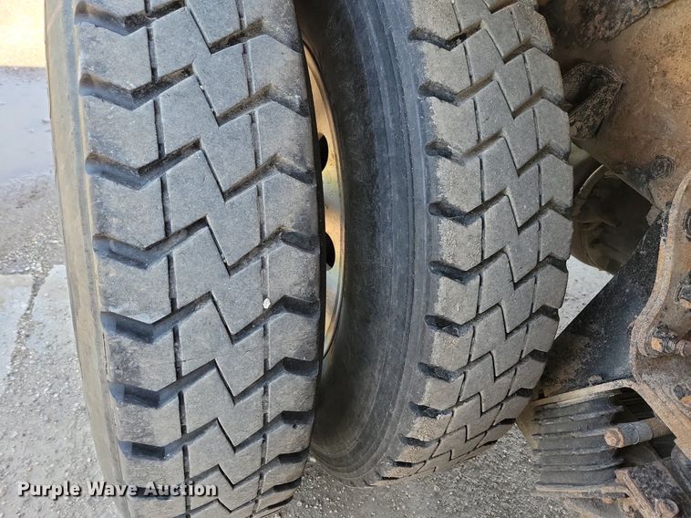 image for item KA9895 2016 Kenworth T880 dump truck