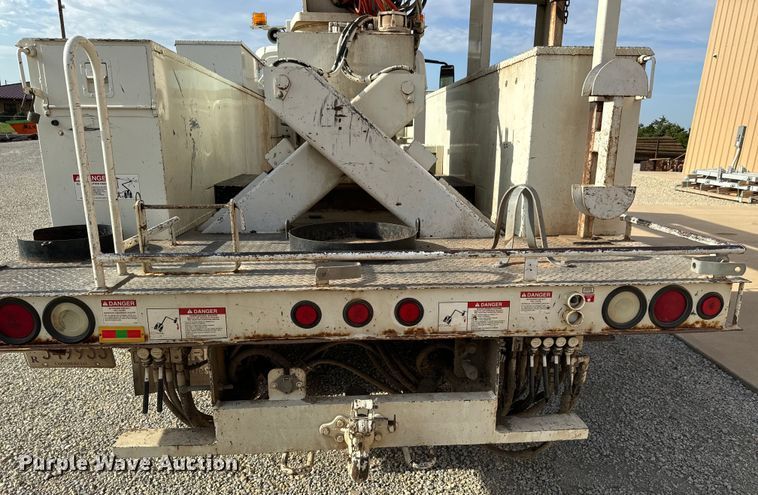 image for item LF9859 2009 International DuraStar 4300  bucket truck