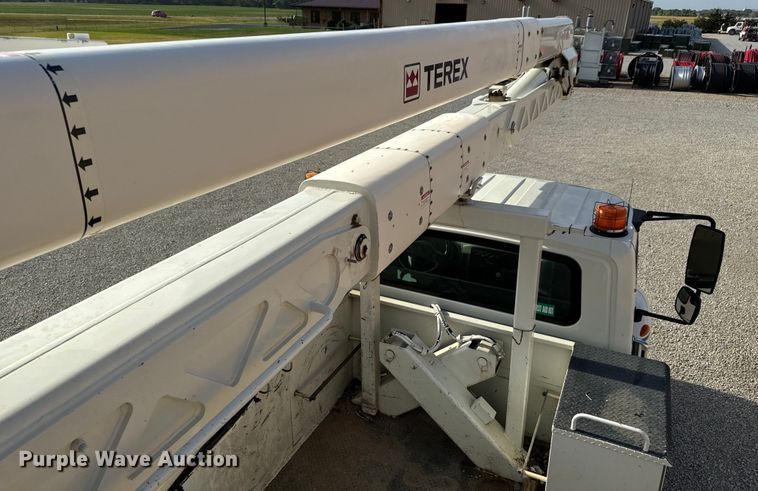 image for item LF9859 2009 International DuraStar 4300  bucket truck