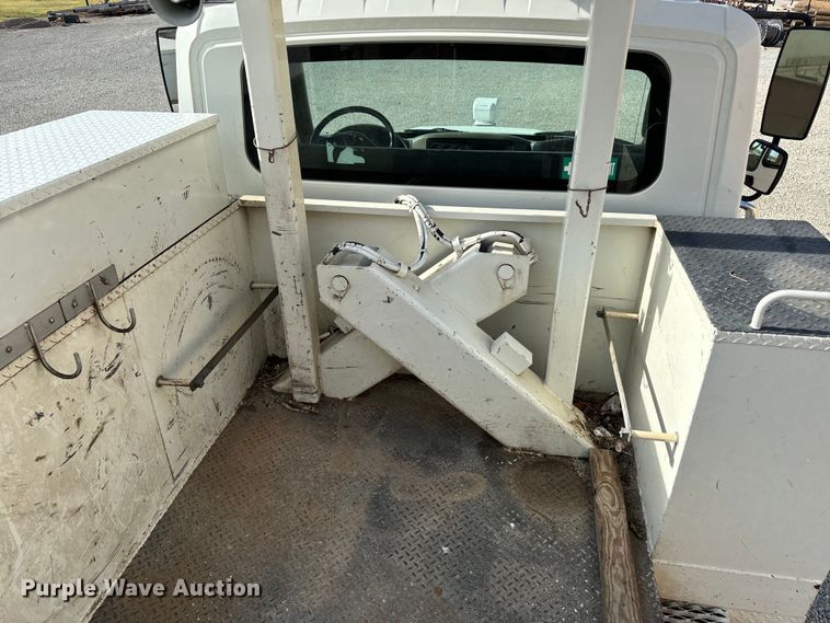 image for item LF9859 2009 International DuraStar 4300  bucket truck