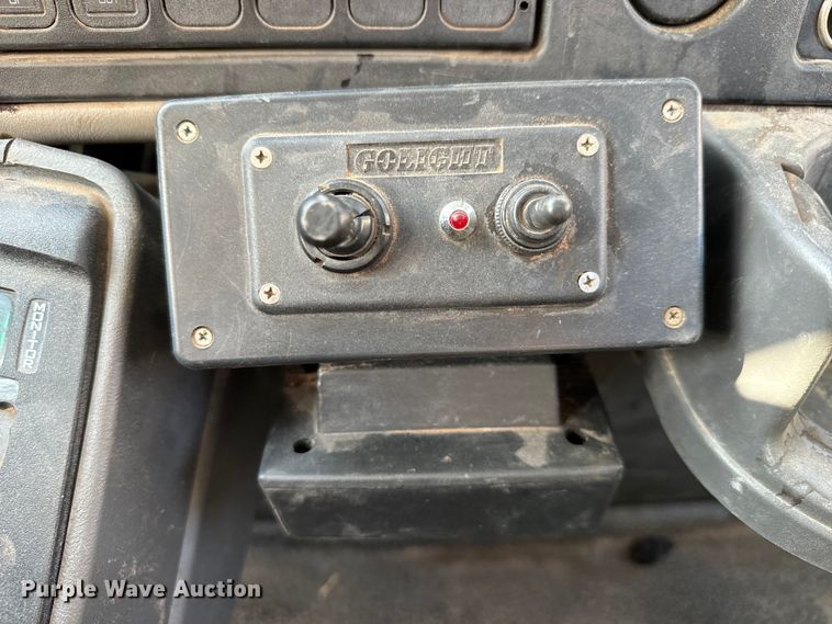 image for item LF9859 2009 International DuraStar 4300  bucket truck