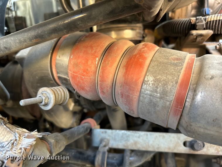 image for item LF9859 2009 International DuraStar 4300  bucket truck