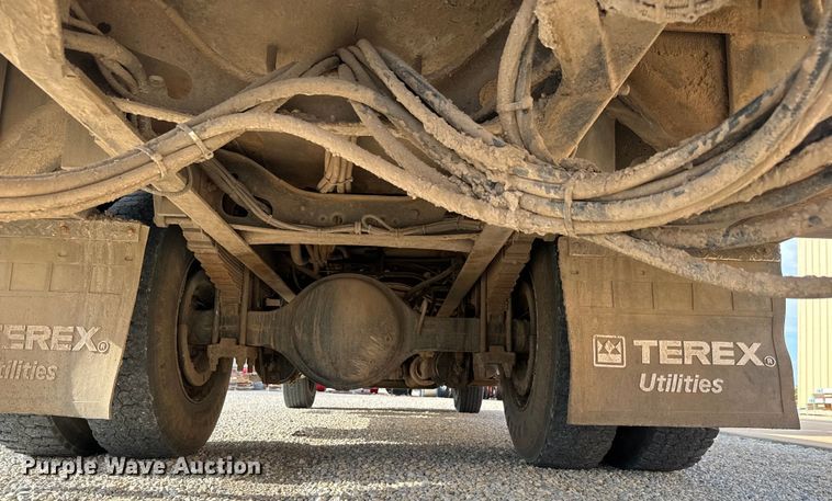 image for item LF9859 2009 International DuraStar 4300  bucket truck