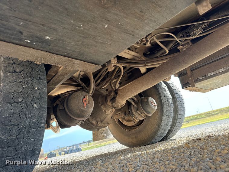 image for item LF9859 2009 International DuraStar 4300  bucket truck