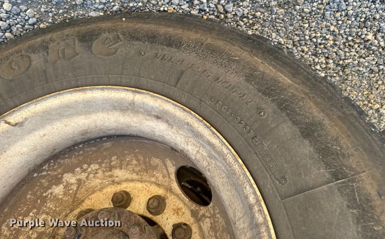 image for item LF9859 2009 International DuraStar 4300  bucket truck