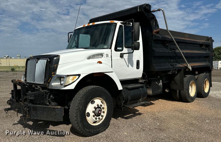 image for item LF9860 2004 International 7500 dump truck