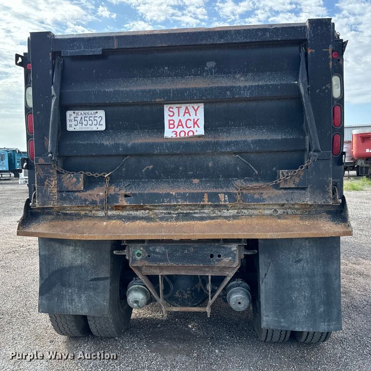 image for item LF9860 2004 International 7500 dump truck