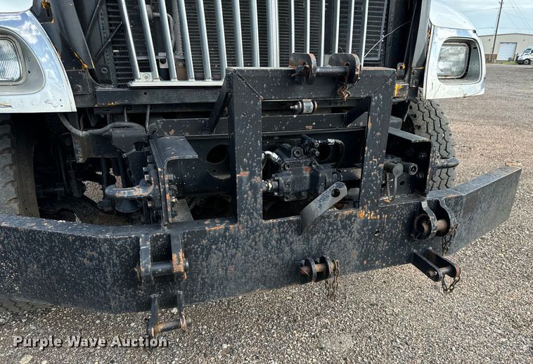 image for item LF9860 2004 International 7500 dump truck