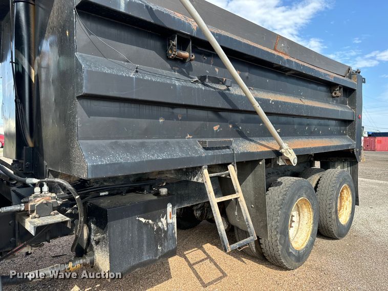 image for item LF9860 2004 International 7500 dump truck