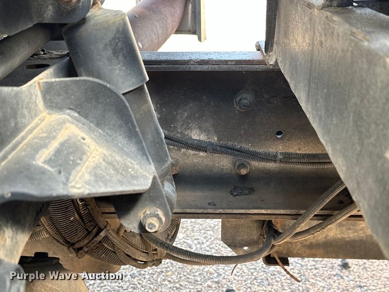 image for item LF9860 2004 International 7500 dump truck