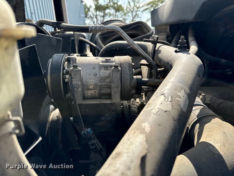 image for item LF9860 2004 International 7500 dump truck