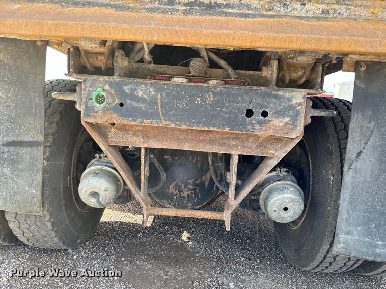 image for item LF9860 2004 International 7500 dump truck