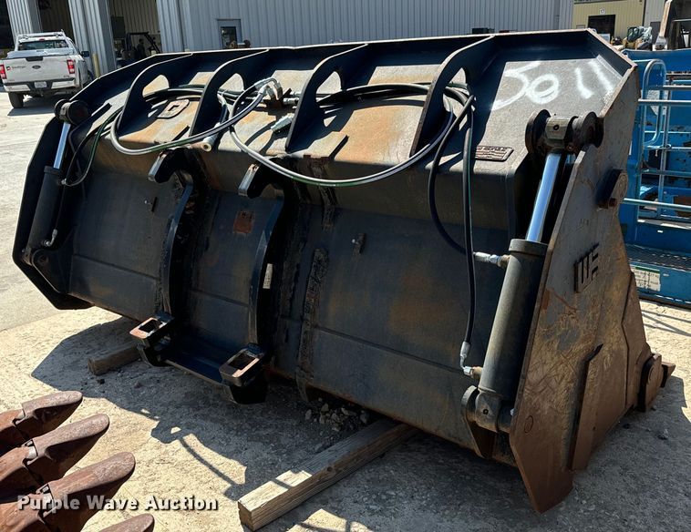 image for item LF9904 2003 WB L120-B wheel loader four-in-one bucket