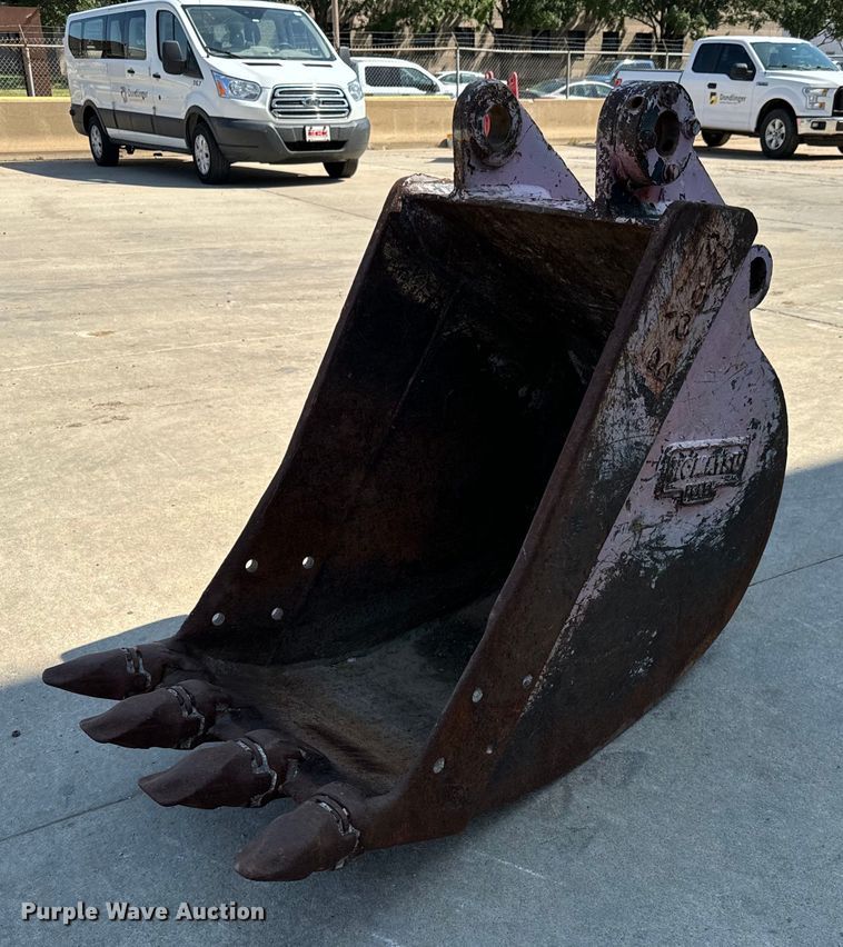 image for item LF9907 Komatsu bucket 