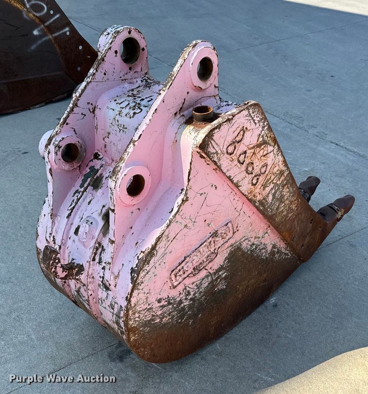 image for item LF9907 Komatsu bucket 