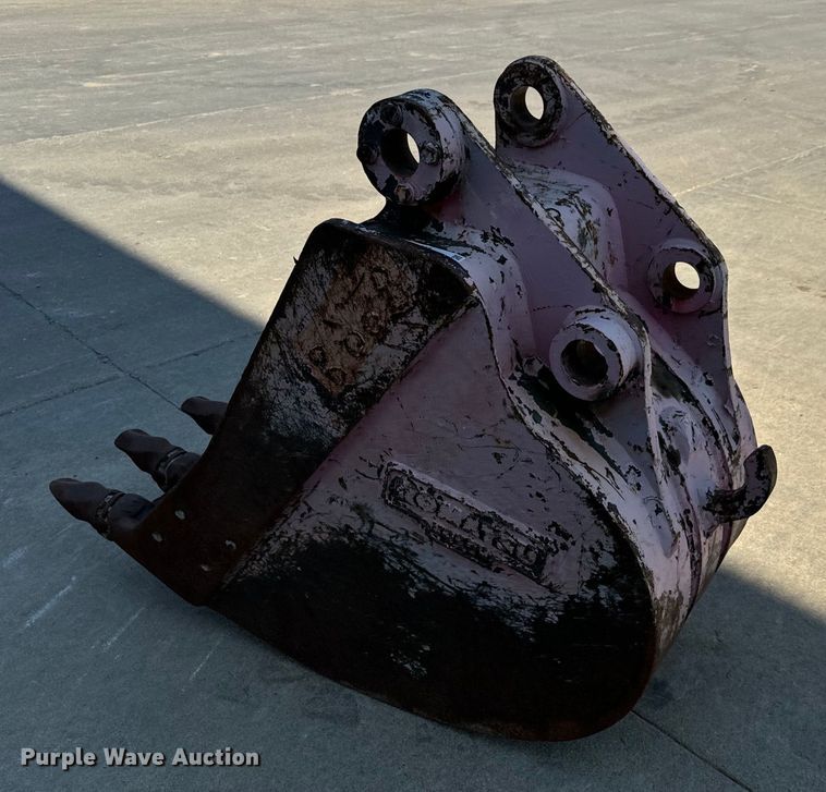 image for item LF9907 Komatsu bucket 