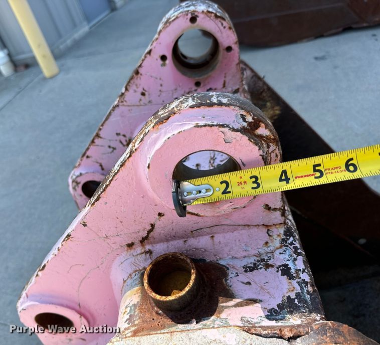 image for item LF9907 Komatsu bucket 