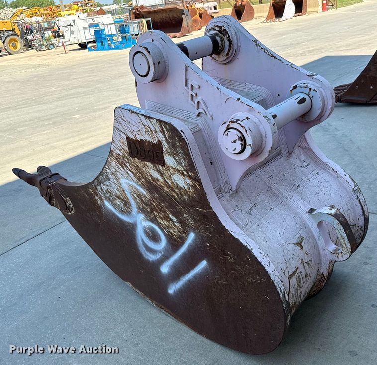 image for item LF9909 LEA Multi-Ripper  bucket 