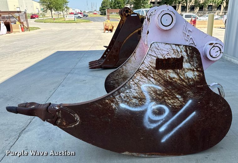 image for item LF9909 LEA Multi-Ripper  bucket 