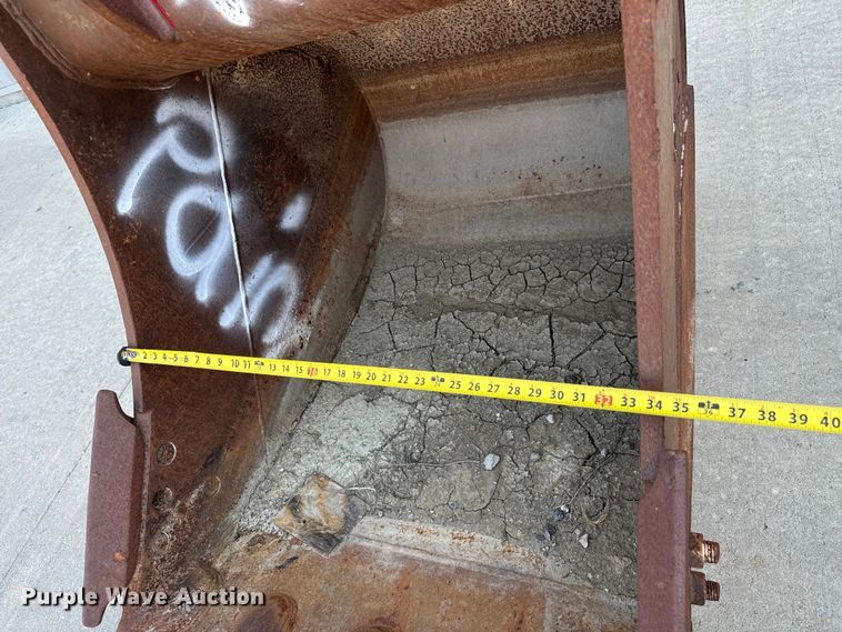 image for item LF9910 Hensley PC2106 bucket 