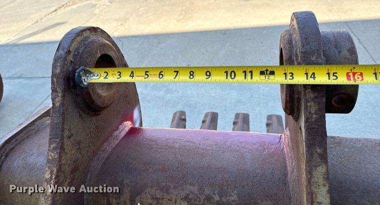 image for item LF9910 Hensley PC2106 bucket 